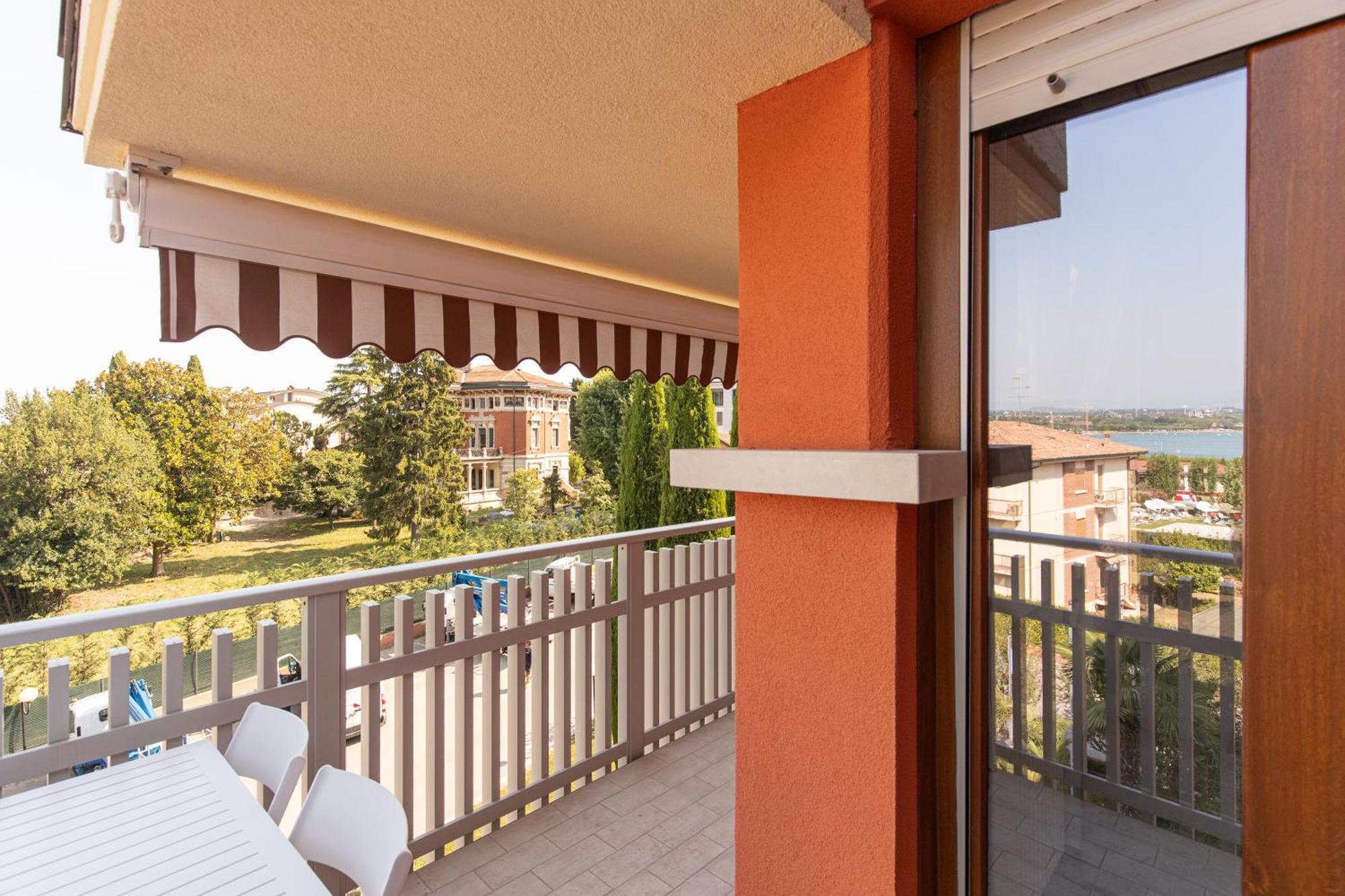 Prestige Garda Home - Ai Cappuccini Πεσκιέρα ντελ Γκάρντα Εξωτερικό φωτογραφία