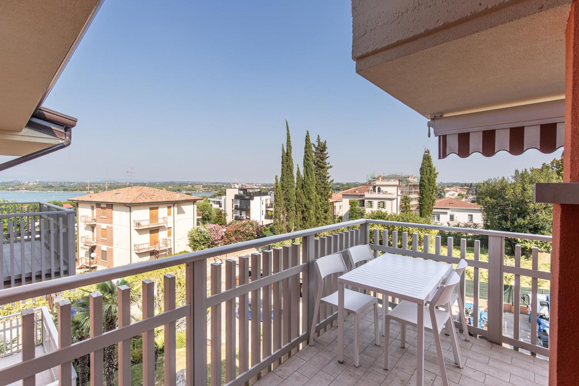 Prestige Garda Home - Ai Cappuccini Πεσκιέρα ντελ Γκάρντα Εξωτερικό φωτογραφία