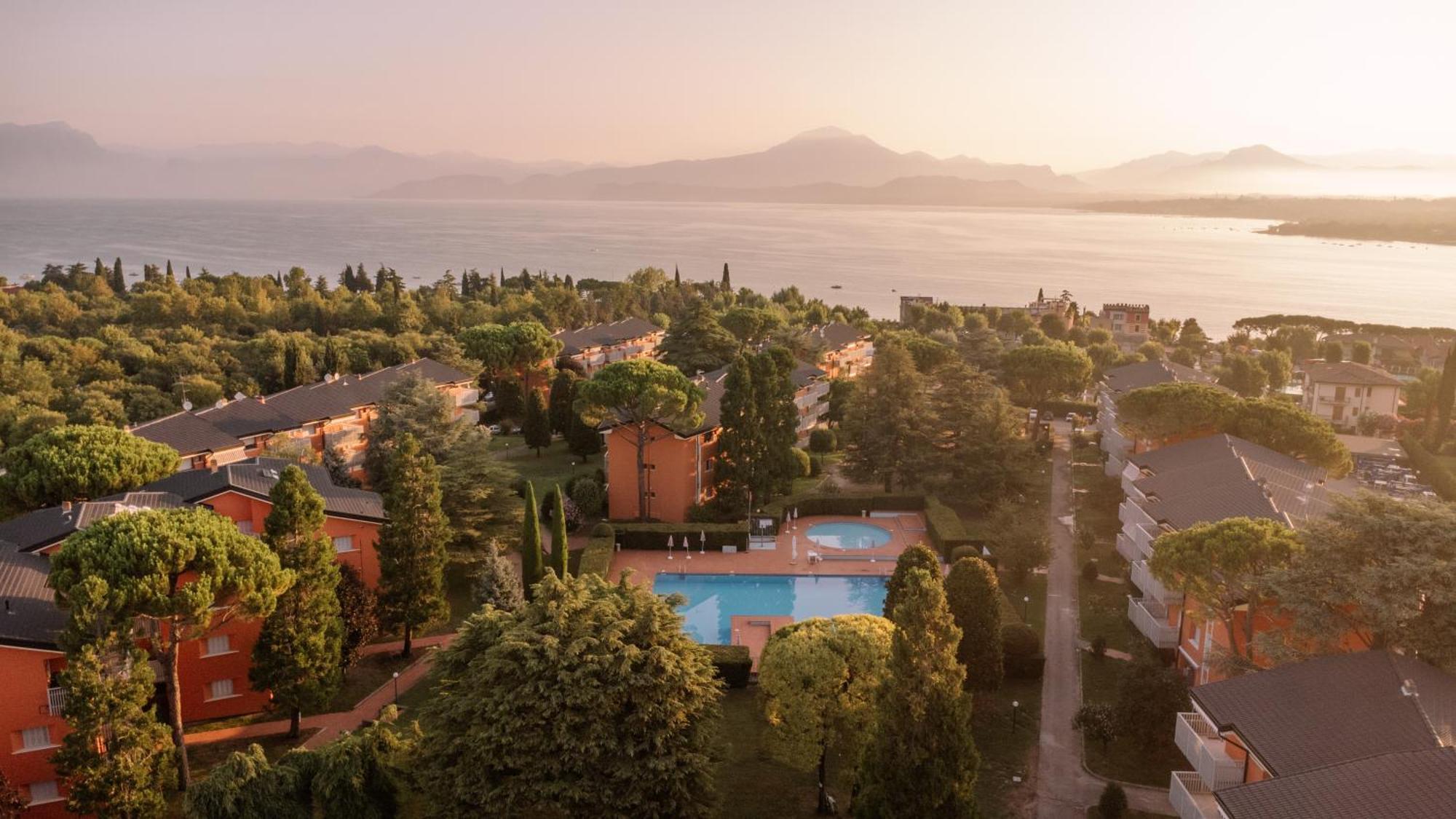 Prestige Garda Home - Ai Cappuccini Πεσκιέρα ντελ Γκάρντα Εξωτερικό φωτογραφία